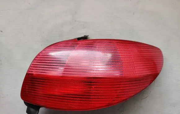 Peugeot 206 Rear/tail lights 2531D