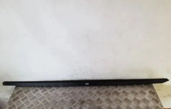 Opel Movano B Front door windshield rail 