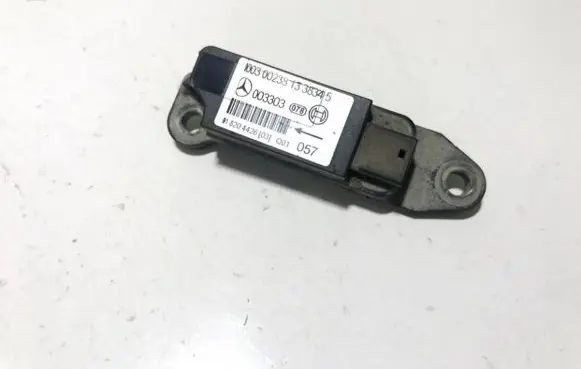 Mercedes-Benz C W203 Airbag deployment crash/impact sensor 018204426 q01057