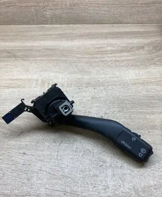 Volkswagen Golf V Wiper control stalk 1K0953519A