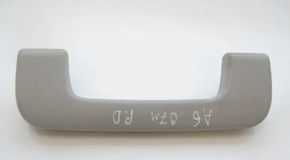 Volkswagen PASSAT B6 Front interior roof grab handle 8P0857607B