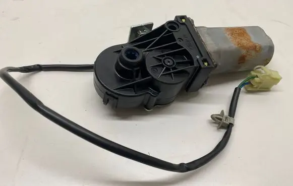 Hyundai Santa Fe Seat adjustment motor 88309CM300 8500098 0605150156R