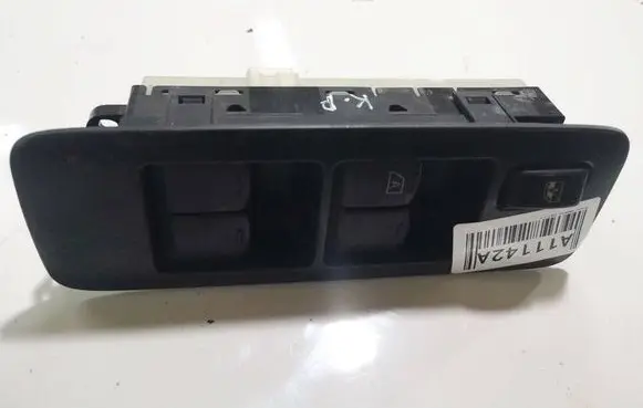 Nissan Qashqai Electric window control switch 
