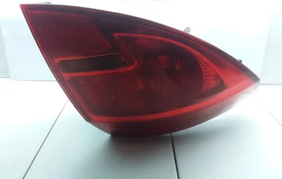 Opel Meriva B Rear/tail lights 21630101 13253627