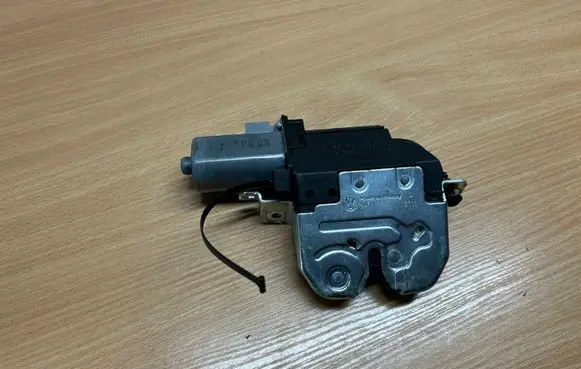 Porsche Cayenne (92A) Tailgate/trunk/boot lock/catch/latch 7P0827505M A260716T 95851250505