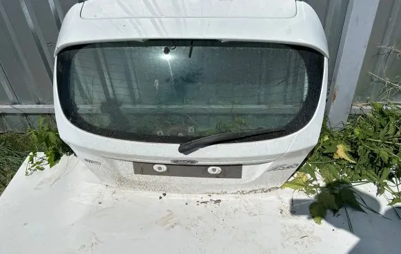 Ford Fiesta Tailgate/trunk/boot lid