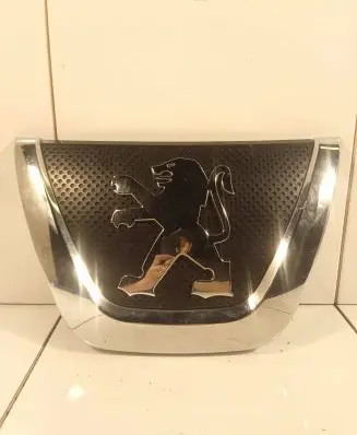 Peugeot 4007 Manufacturer badge logo/emblem 7415A104