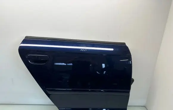 Audi A3 S3 8P Rear door