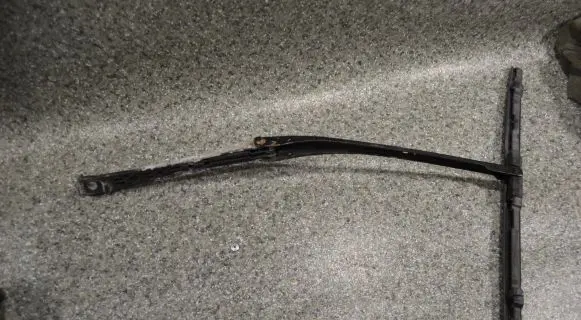 BMW 5 E39 Front wiper blade arm 61618162985