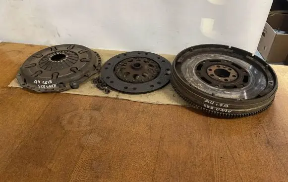 Audi A4 S4 B5 8D Clutch set kit 058141031A