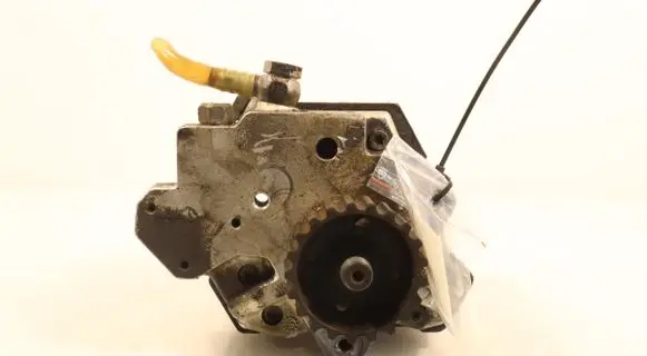 Audi A6 S6 C5 4B Fuel injection high pressure pump 0445010125