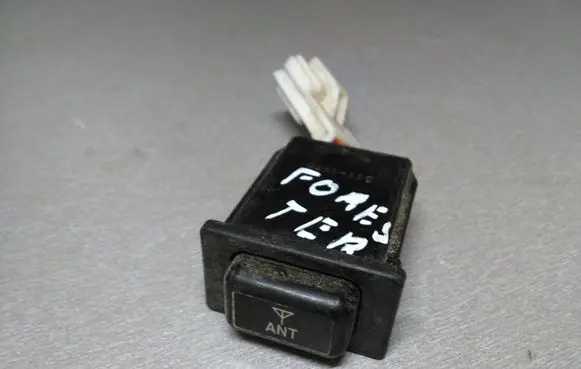 Subaru Forester SF Aerial antenna switch 3111V78