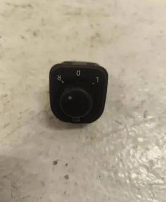Volkswagen Golf V Wing mirror switch 1K0959565H 082701S