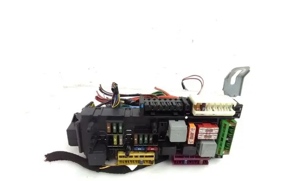 Mercedes-Benz E C207 W207 Fuse module A2129009622 A2129015205 A2129020008
