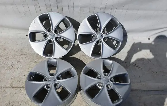 KIA Soul R16 alloy rim 