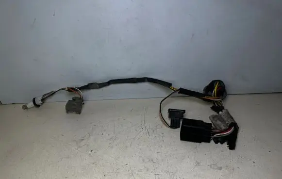 Volvo V70 Headlight/headlamp wiring loom/harness 30763548 89071193