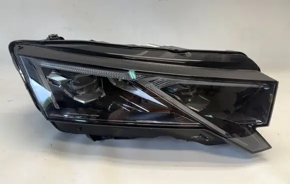 Skoda Octavia Mk4 Headlight/headlamp 5E4941036
