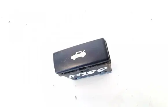 Tailgate opening switch