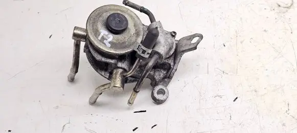 Toyota Avensis T270 Mechanical fuel pump 