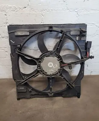 BMW X5 E70 Radiator cooling fan shroud 7629131 560571