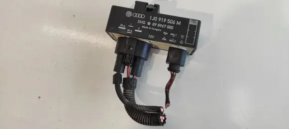 Skoda Fabia Mk1 (6Y) Coolant fan relay 1J0919506M 898967000