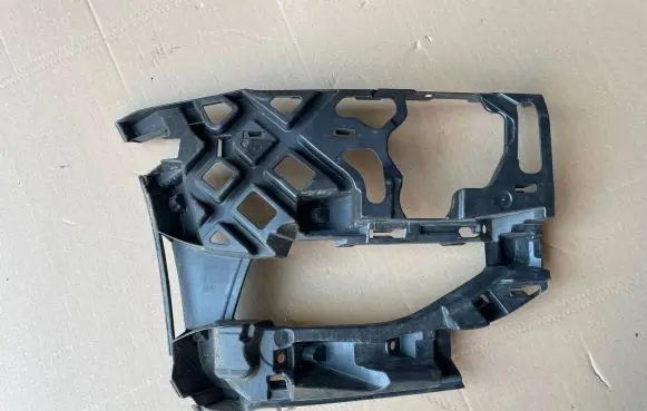 Volkswagen Golf VII Front bumper mounting bracket 5G0807724F 5G0807724