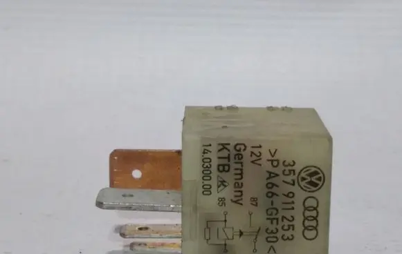 Volkswagen Golf IV Other relay 357911253