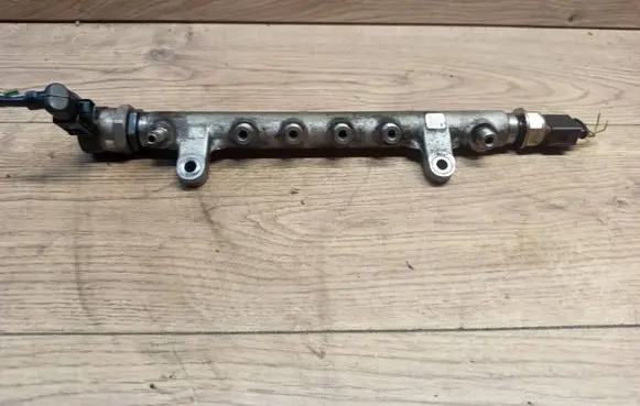 Volkswagen PASSAT B6 Fuel main line pipe 057130764H 34348331 0281006003
