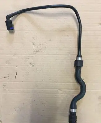 BMW 7 F01 F02 F03 F04 Engine coolant pipe/hose 17127575435 7575435
