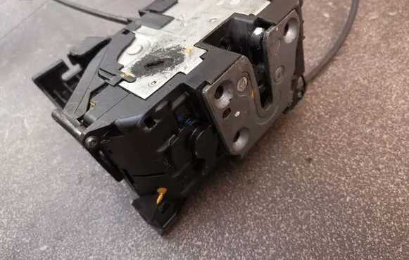 Renault Modus Rear door lock 522056C