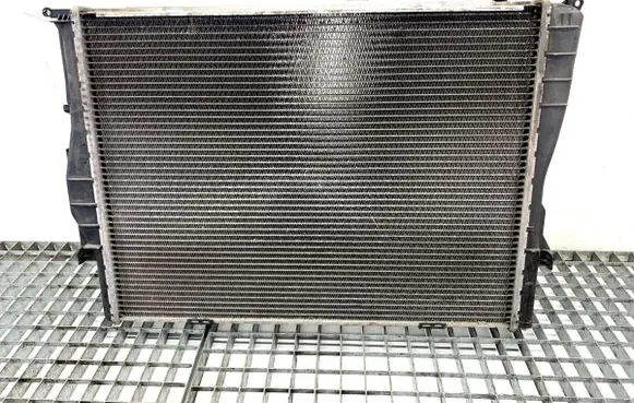 BMW 3 E90 E91 Coolant radiator 7526533