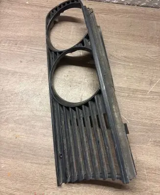 BMW 3 E30 Front grill 19458849