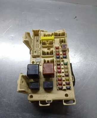 Toyota Avensis Verso Fuse box set 8922144030