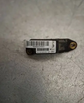 Mercedes-Benz C W203 Airbag deployment crash/impact sensor 0018204426 0003040211915072