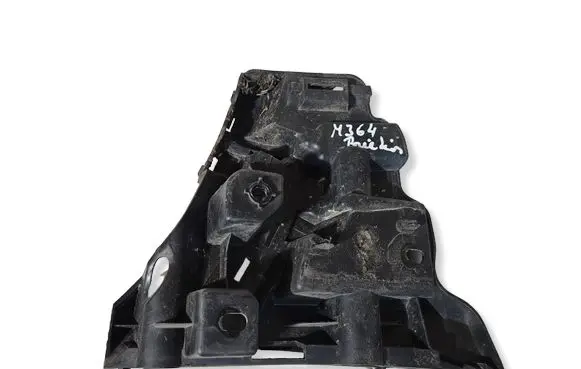 Volvo XC70 Front bumper mounting bracket 31214961