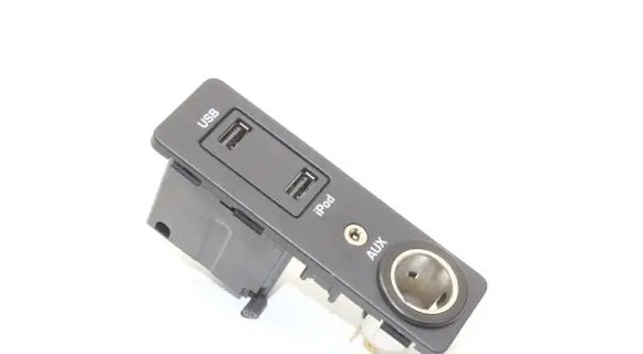 Land Rover Range Rover Evoque L538 AUX in-socket connector AW9319C166AA