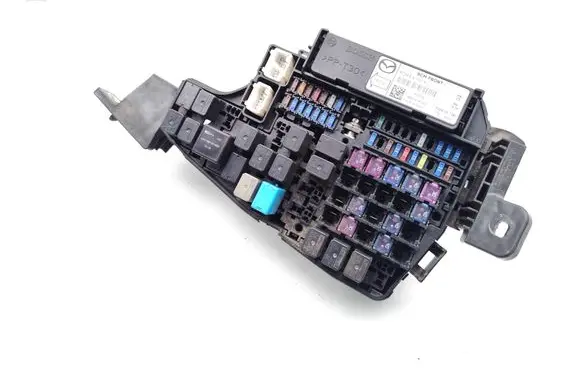 Mazda 6 Fuse module KD45675X0B F005V01361 GHP967BF1
