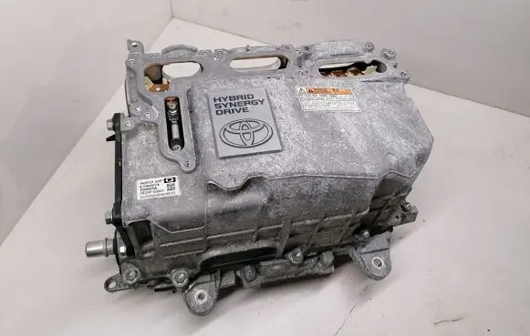 Toyota Yaris Voltage converter inverter G920052031