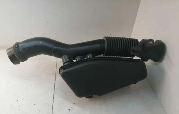 Toyota Prius (XW30) Intake resonator 1789337040