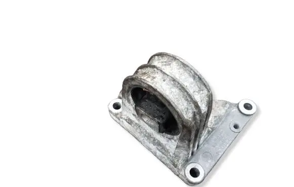 Volvo V70 Engine mount bracket 8649597 8683286