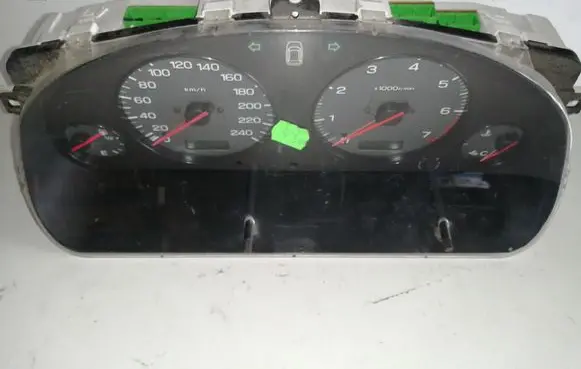 Subaru Legacy Speedometer (instrument cluster) 0213022 85012AE220