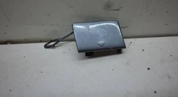 BMW 1 E81 E87 Front tow hook cap/cover 7117623