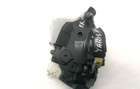 Toyota Yaris Coupe door lock (next to the handle) 