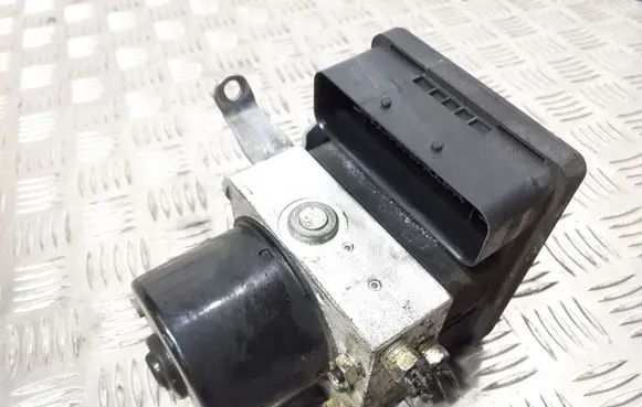 BMW 1 E81 E87 ABS Pump 6789301