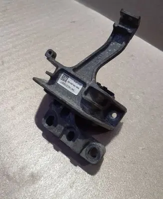 Volkswagen Golf VII Engine mount bracket 5Q0199262BE X44TAEG310800V