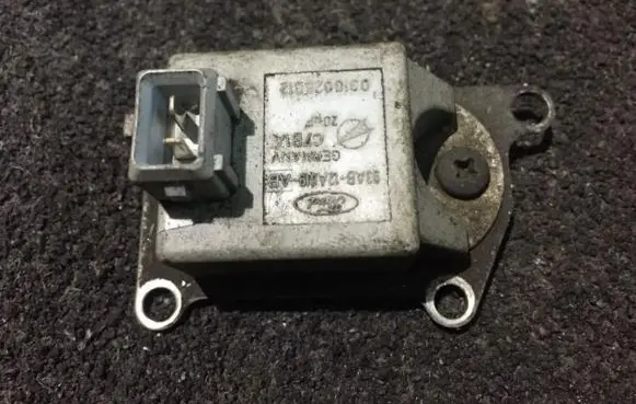 Ford Mondeo Mk III Ignition amplifier control unit 93ab12a019ab 0310025012