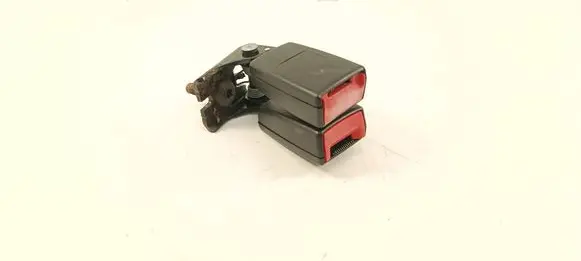 Ford Fusion II Middle seatbelt buckle (rear) 