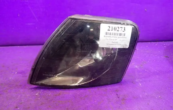 Volkswagen PASSAT B5 Front indicator light