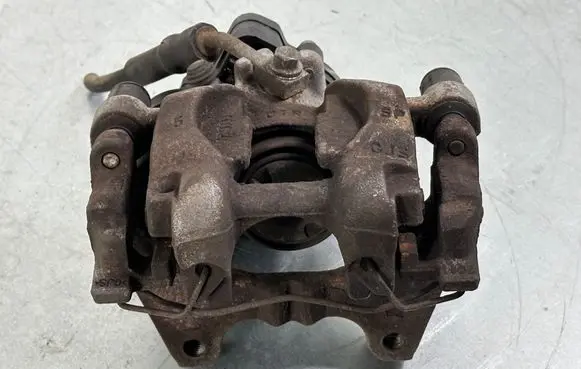 Volkswagen PASSAT B8 Rear brake caliper 3Q0615406AE 3Q0615406
