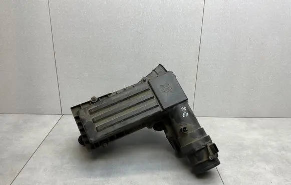 Audi Q3 8U Air filter box 1K0129620D